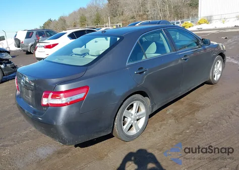 2010 Toyota Camry Le z USA, uszkodzony, nr VIN 4T1BF3EK2AU524713